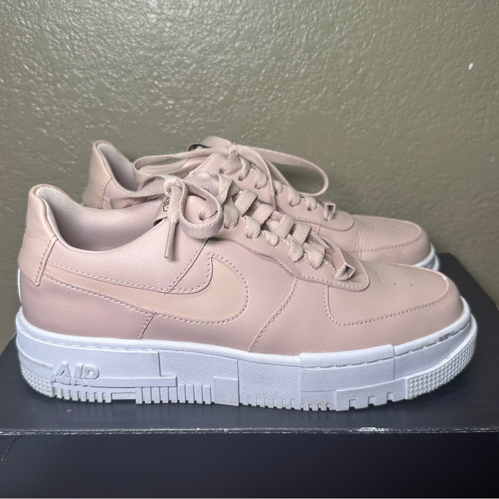 Wmns Air Force 1 'Pixel Particle Beige' Sneakers 8.5